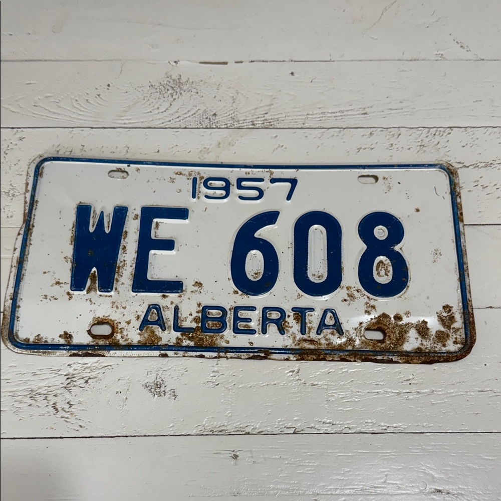 VTG license plate number is "WE 608" "ALBERTA" blue and white